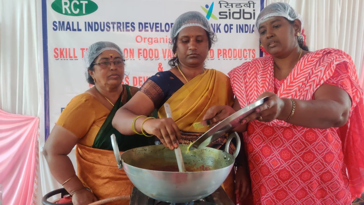 Workshop session at Irugur